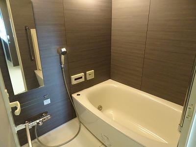 お風呂も広く、浴室乾燥暖房機能も完備
